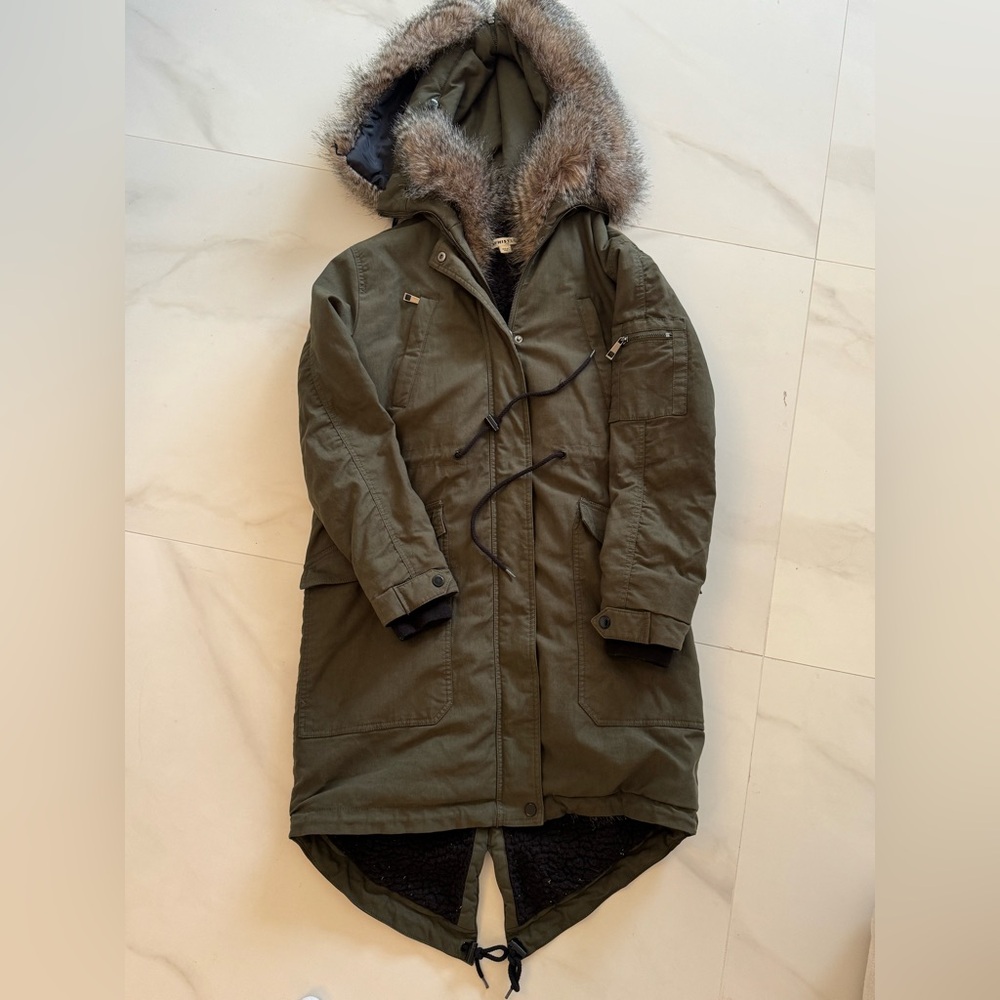 Whistles winter coat in green size M detachable fur hoodie . Zipper &pockets
